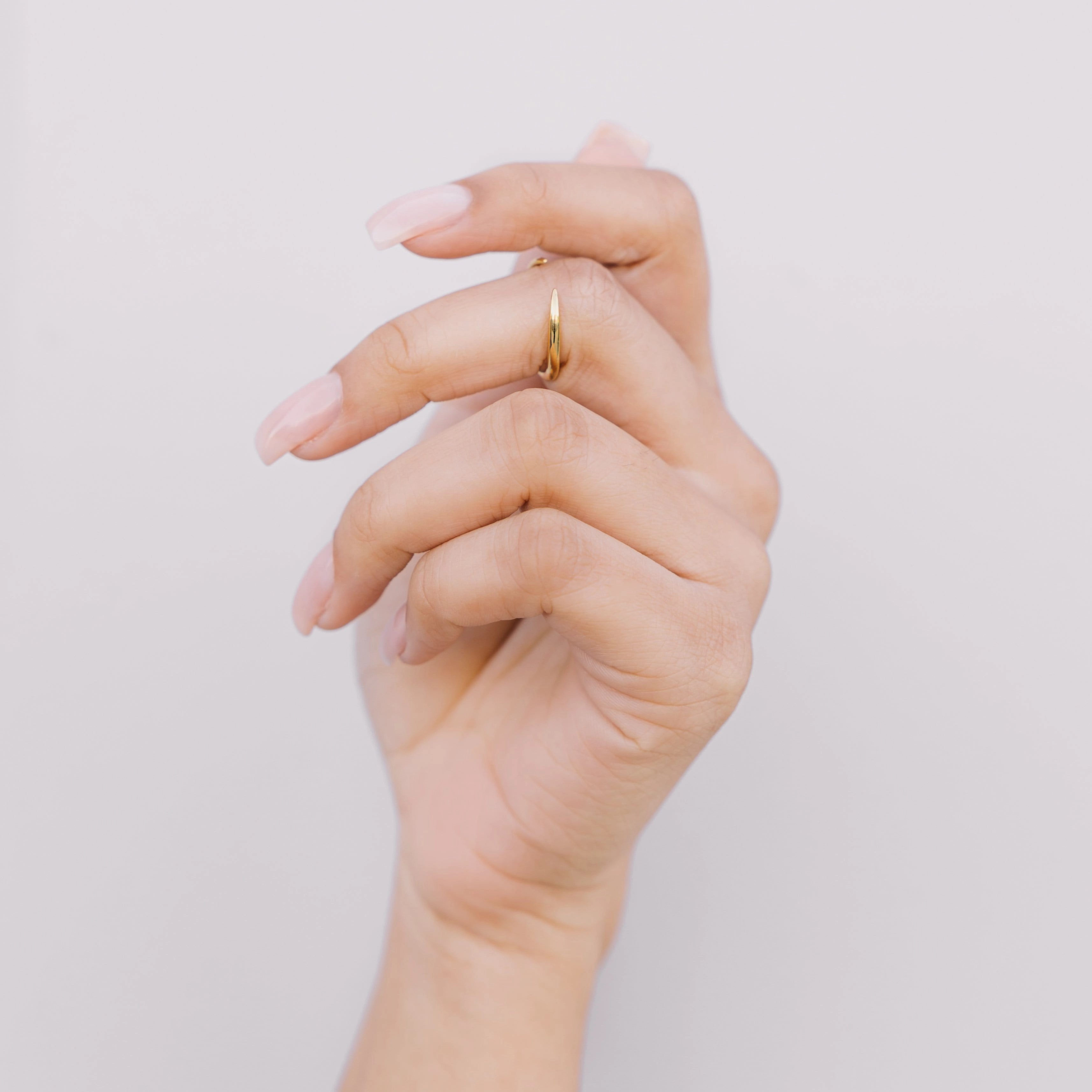 Ajar Ring