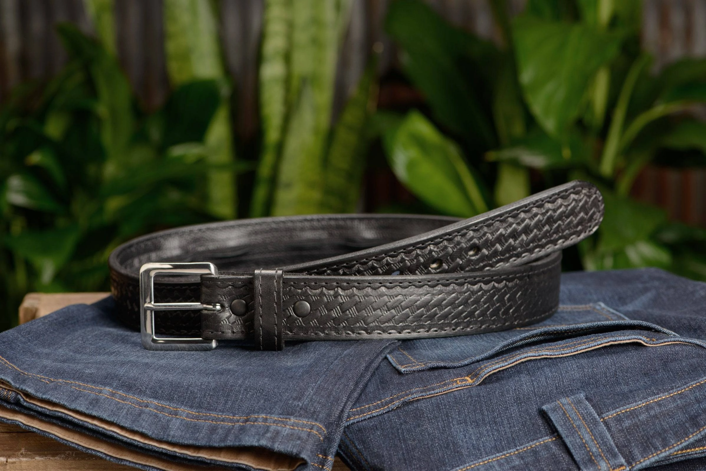 Black Basket Weave English Bridle Leather Money Belt With 25" Zipper 1.50" Wide