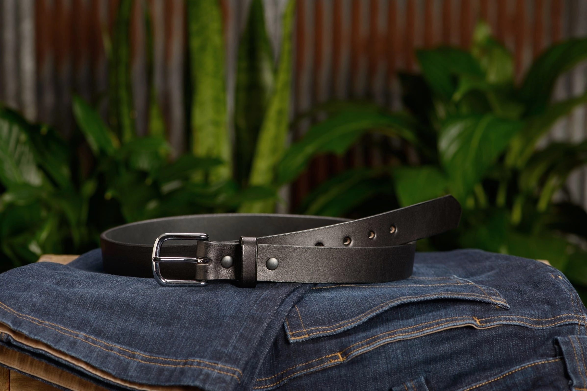 SPECIAL OFFER - The Colt: Black Non Stitched Leather Belt 1.25"