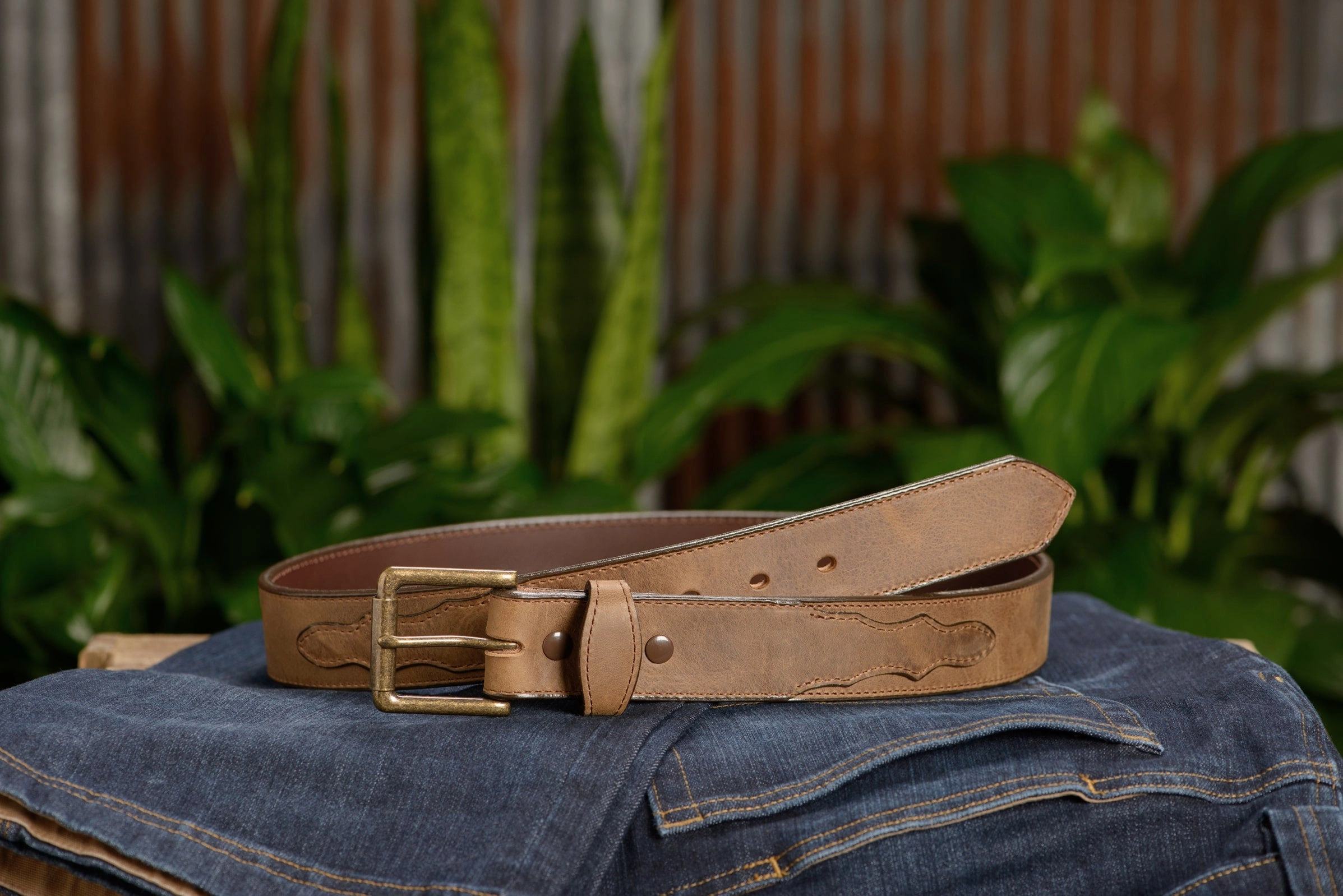 The Rockefeller: Rustic Tan Stitched Oil Tanned With Scalloped Ends 1.50"