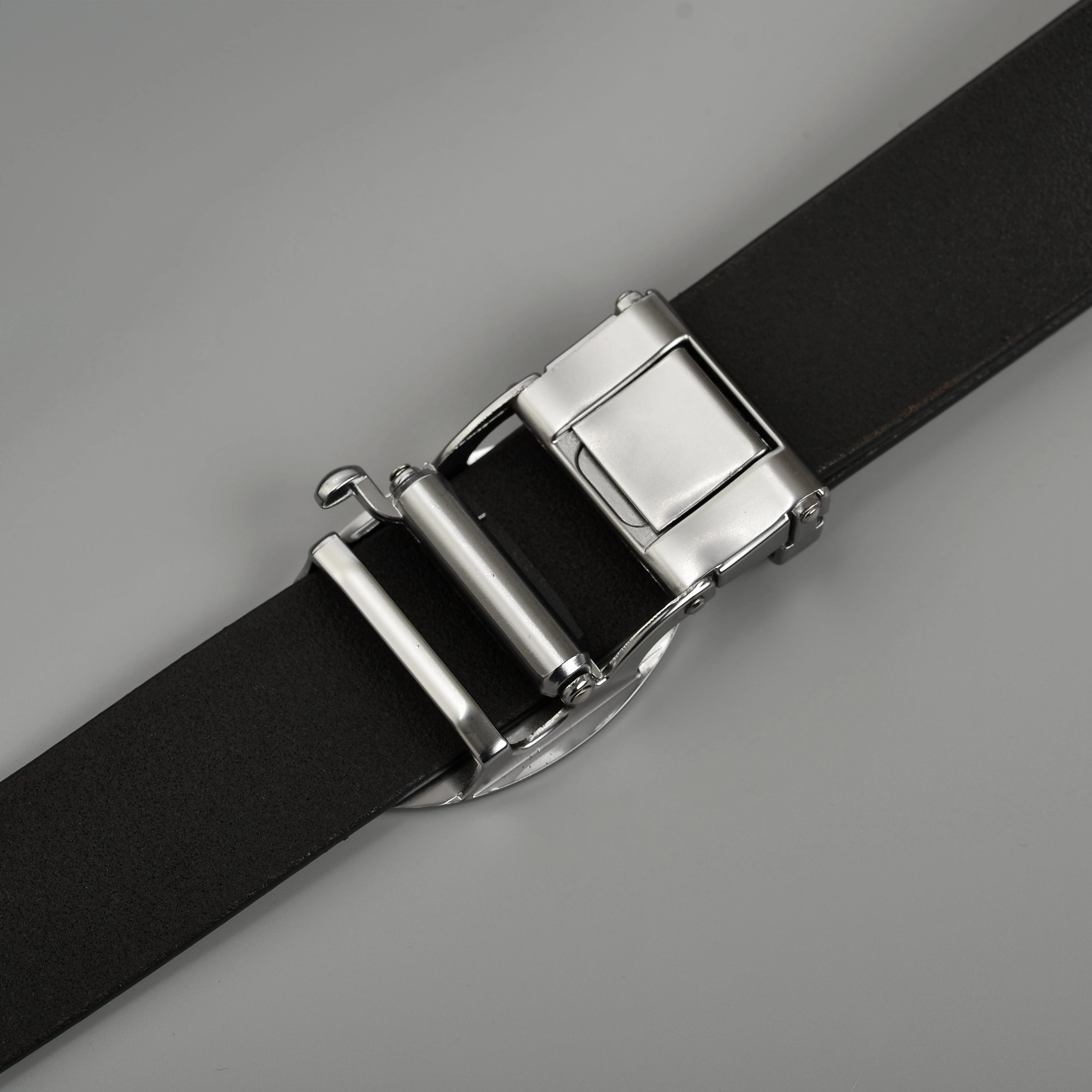 Venardo VINTOSS Genuine Leather Autolock Belt for Men - Perfect for Formal and Casual Wear - Adjustable  WITH  FREE CARD HOLDER WALLET